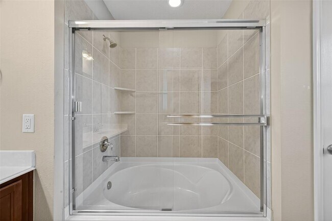 Building Photo - 16506 Lanesborough Dr