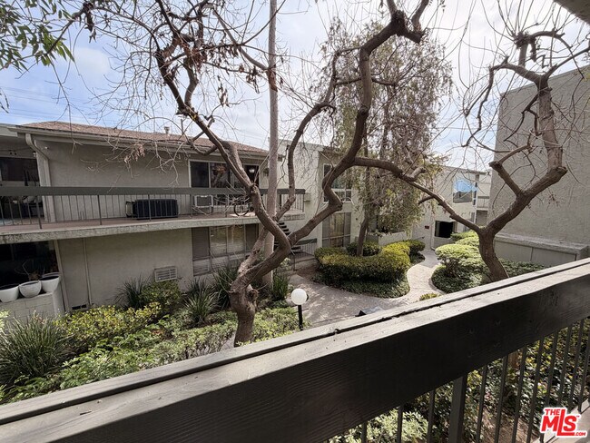 Building Photo - 4900 Overland Ave