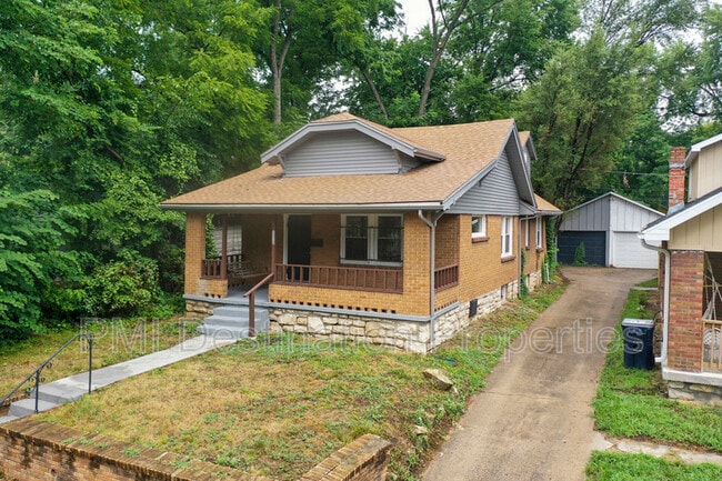 Building Photo - 1312 E 62nd Terrace