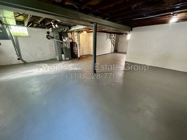 Building Photo - 242 Emerling Dr