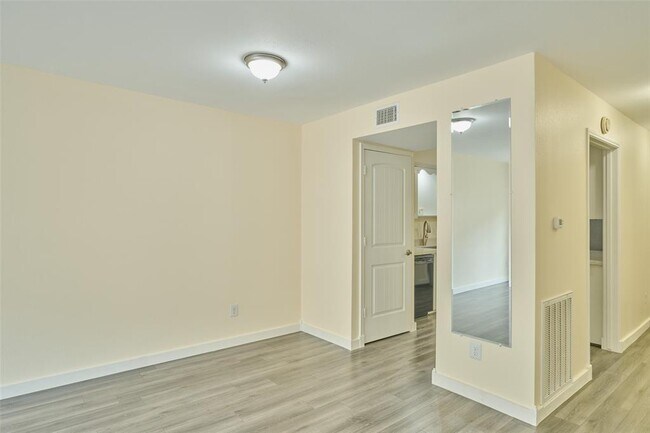 Building Photo - 2308 Winrock Blvd