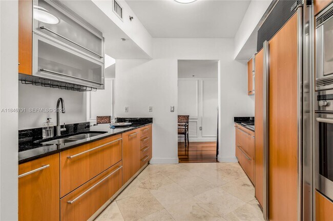 Building Photo - 400 Alton Rd