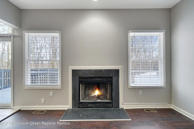 Building Photo - 44 Smock Ct