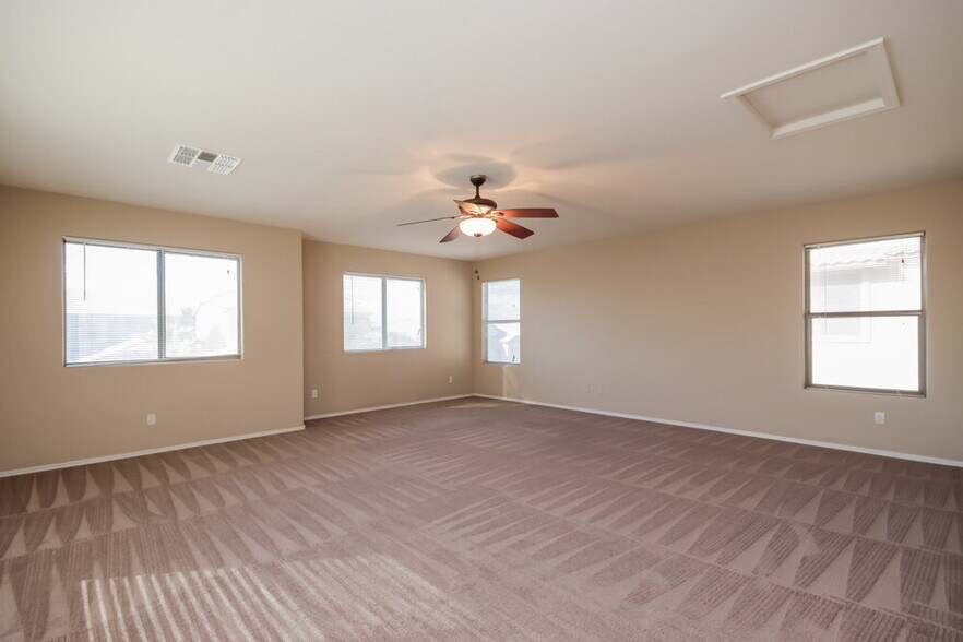 Building Photo - 3130 E Cowboy Cove Trail