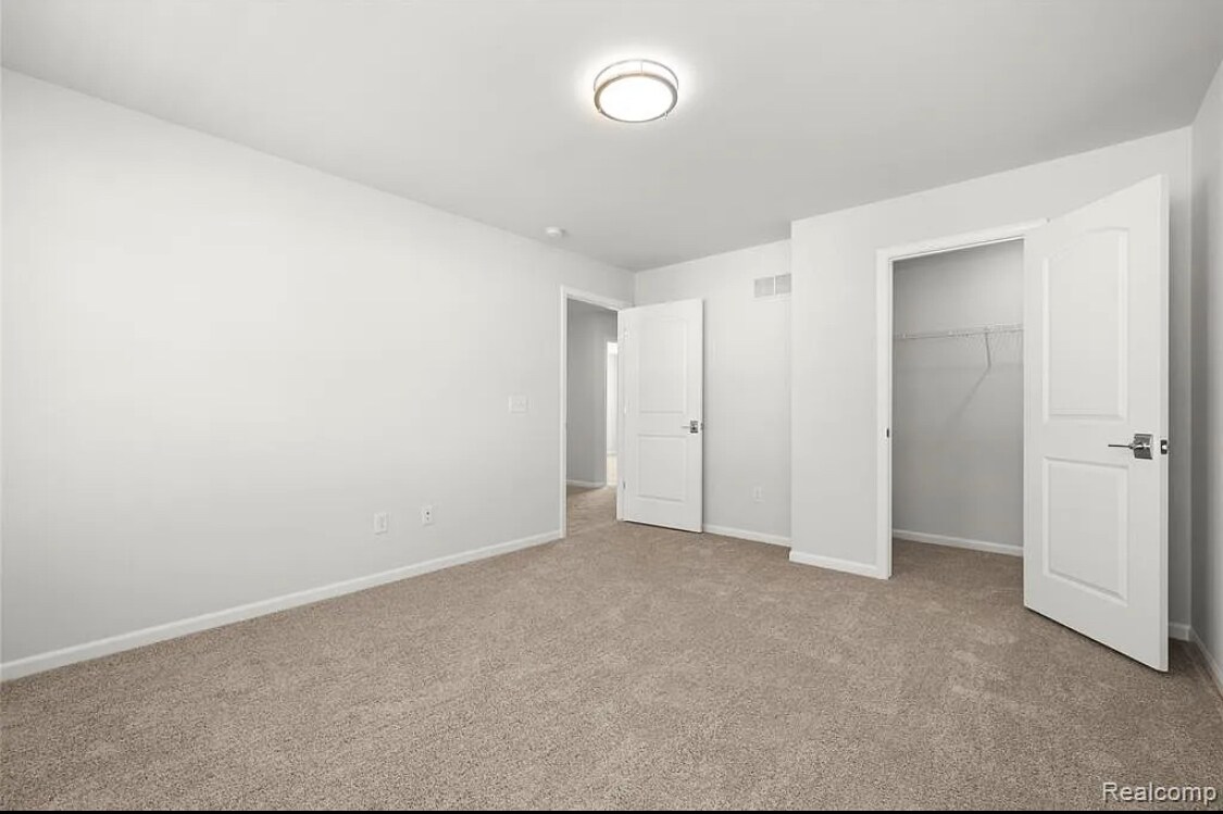 Building Photo - 3449 Haverford Dr