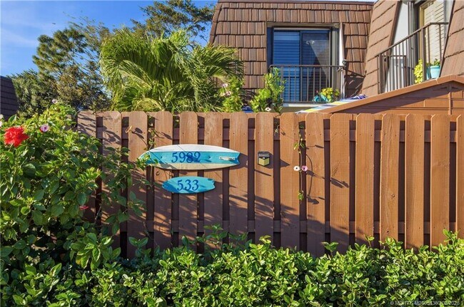 Building Photo - 5982 SE Riverboat Dr