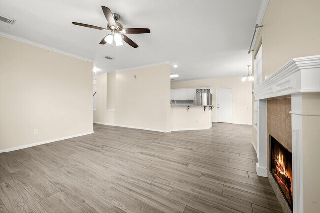 Building Photo - 16303 Lakestone Dr