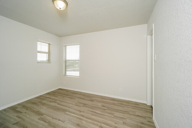 Building Photo - 5014 Jade Crossing