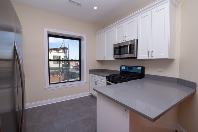 Building Photo - 4001 W Armitage Ave