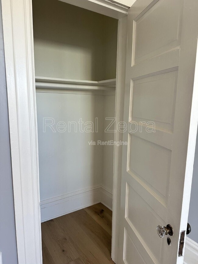 Building Photo - 1604 Jones St