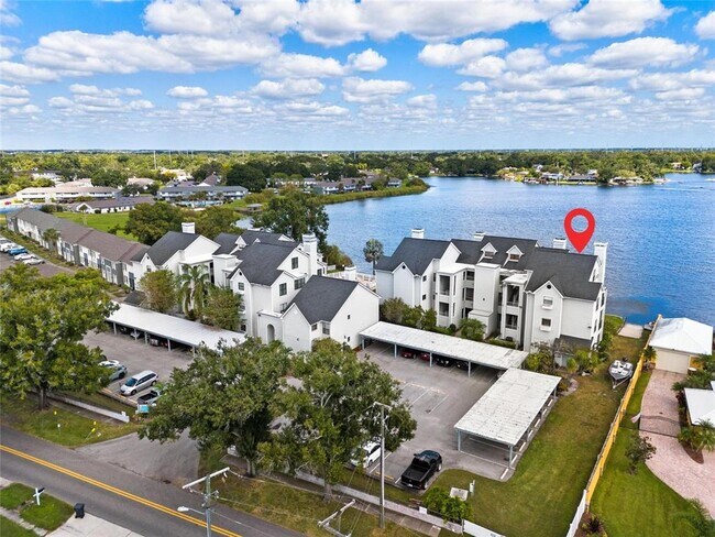 Building Photo - 3127 W Sligh Ave