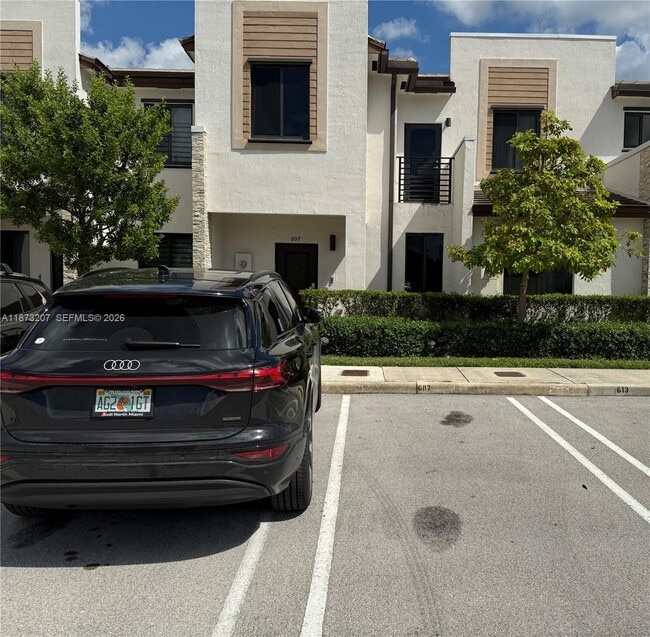 Building Photo - 607 NE 208th Terrace