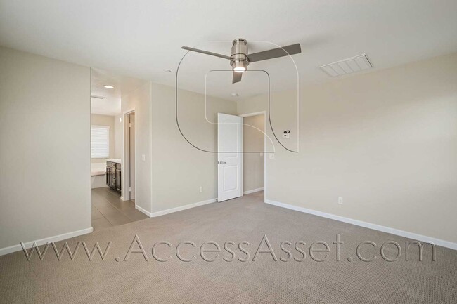 Building Photo - Stunning  Two-Story 4 Bed/3 Bath Home in B...