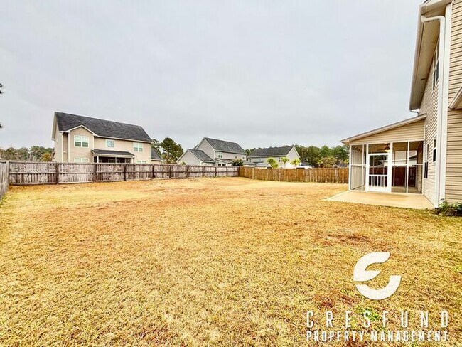 Building Photo - 15-20 Minutes from Fort Bragg and Cape Fear Valley! 4 Bed, 2.5 Bath AVAILABLE FOR MOVE IN NOW!