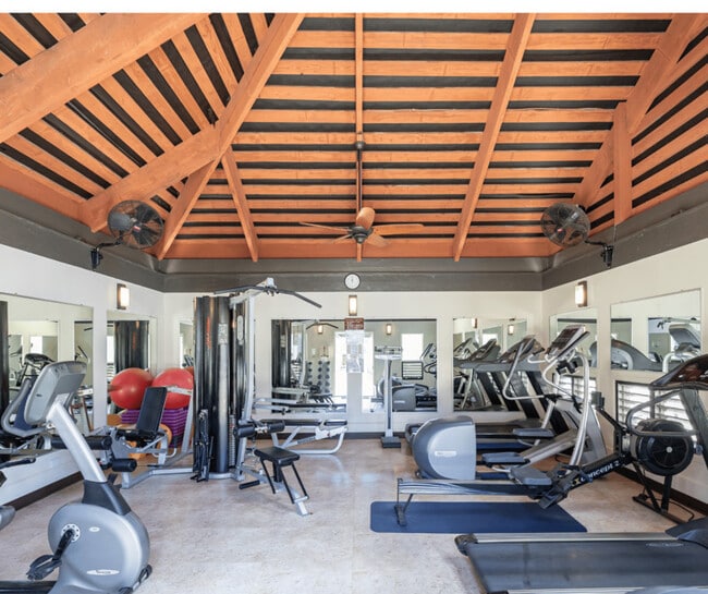 Building Photo - 500 Lunalilo Home Rd