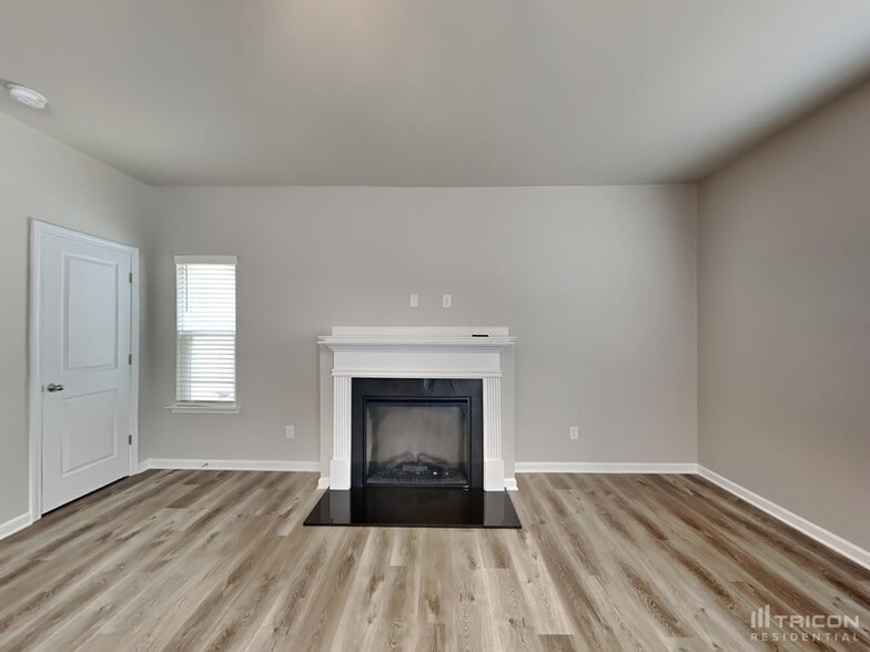Building Photo - 134 Spring Knoll Dr