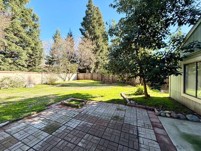 Building Photo - N. Merced: $2279 4 bedroom 2.5 bath home n...