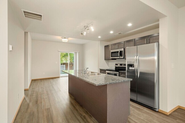 Building Photo - 1113 W Sinto Ave