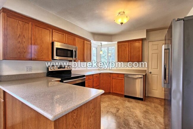 Building Photo - 1102 NW 41st St