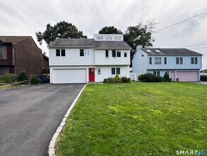 Building Photo - 9 Oakledge Cir