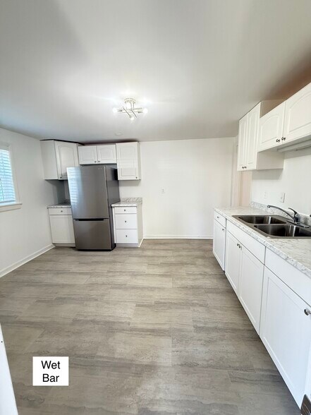 Building Photo - 214 Rosehill Dr