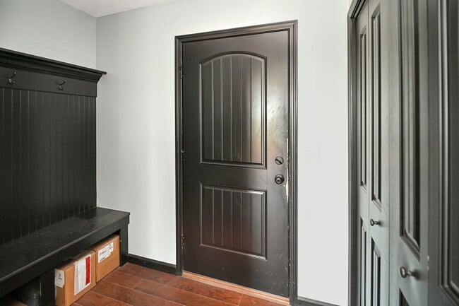 Building Photo - 1204 Ledgestone Dr