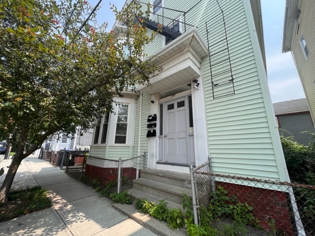 Building Photo - 177 Ives St
