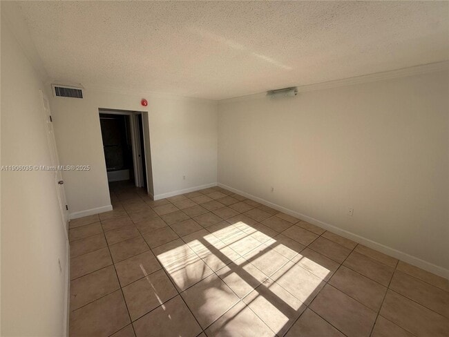 Building Photo - 10875 SW 112th Ave