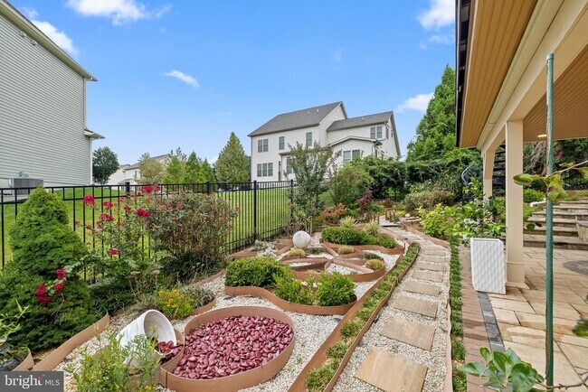 Building Photo - 1116 Autumn Brook Ave