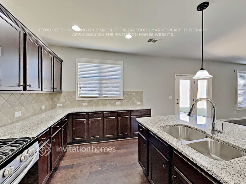 Building Photo - 5923 Park Bay Ct