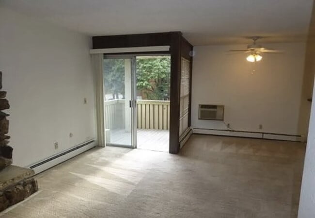 Building Photo - Beautiful 3 Bedroom Condo in Boulder!