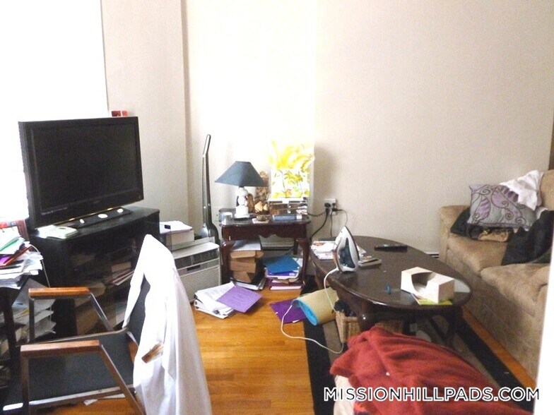 Building Photo - 12 Wait St