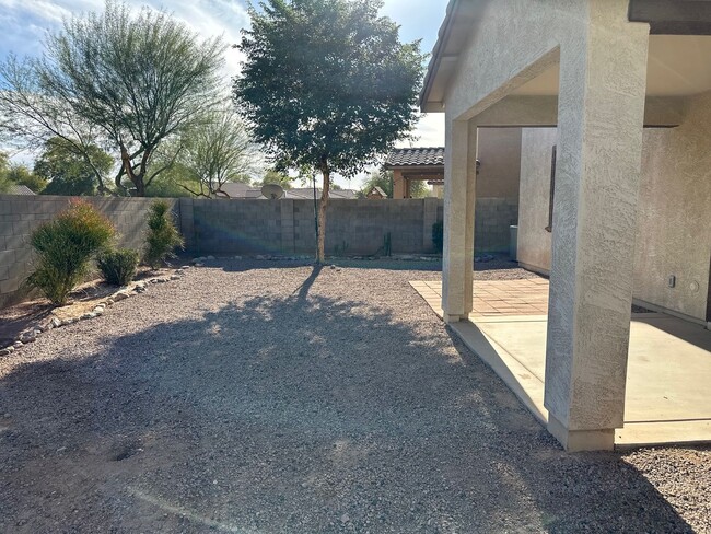 Building Photo - Charming Home in Maricopa *Available Today*