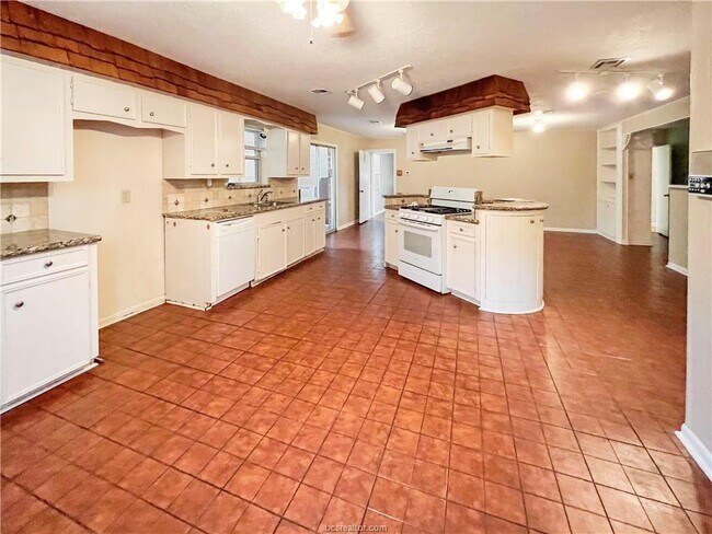 Building Photo - 2606 Melba Cir