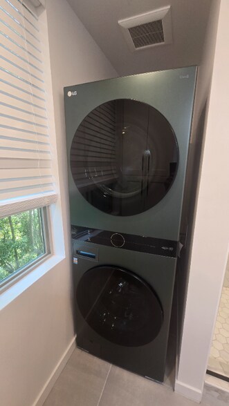 Building Photo - 2665-2665 Shasta Rd