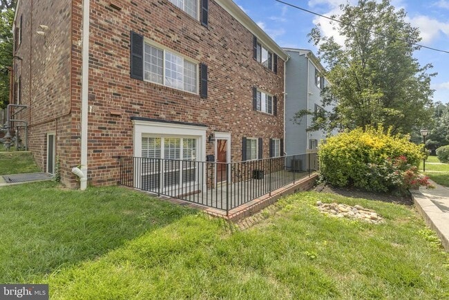 Building Photo - 1565A N Van Dorn St
