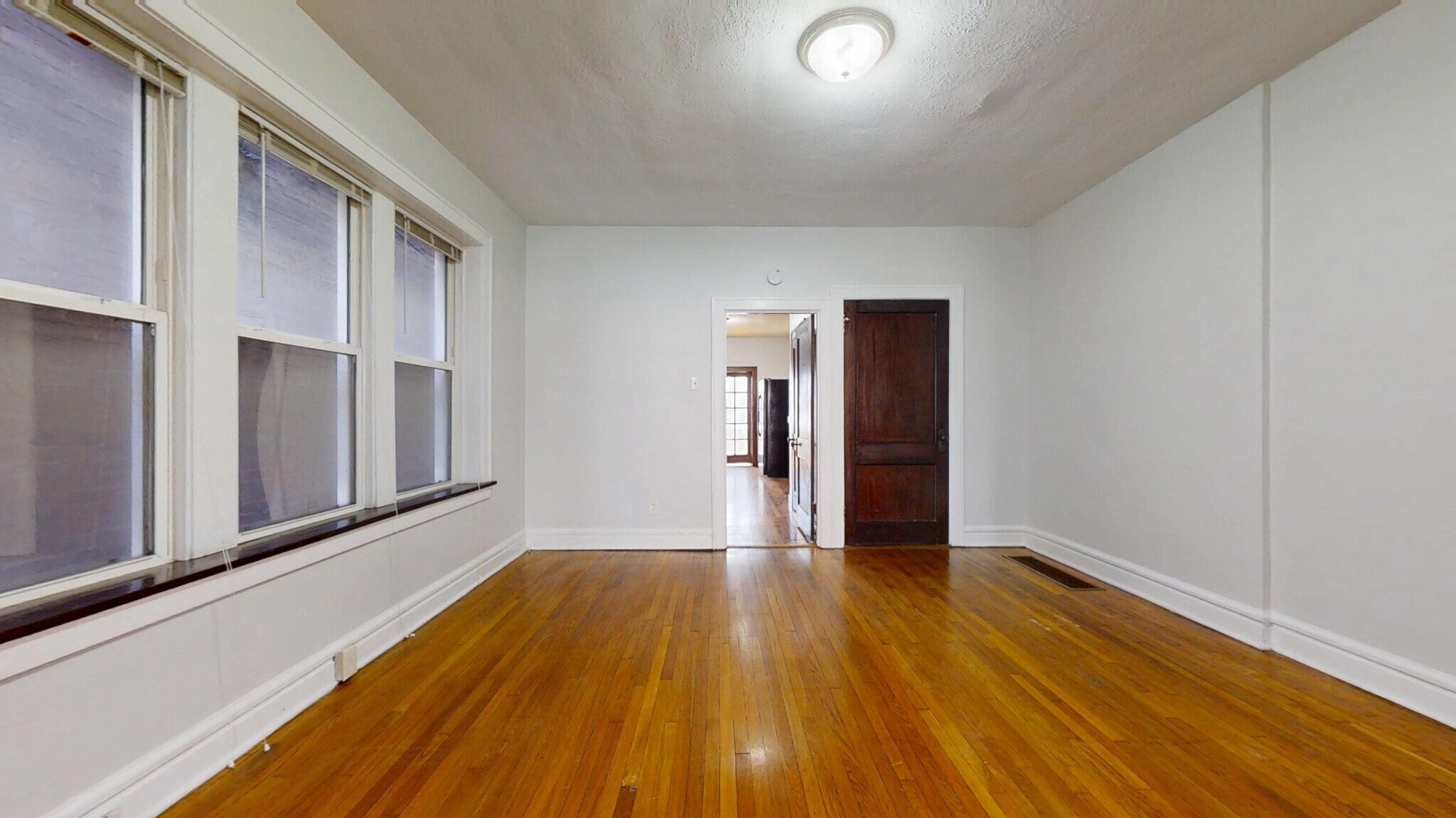 Building Photo - 3704 Fairview Ave