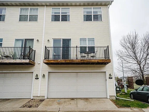 Building Photo - 6871 Jack London Dr