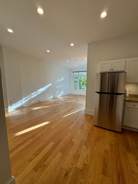Spacious one-bedroom - 88 Main St