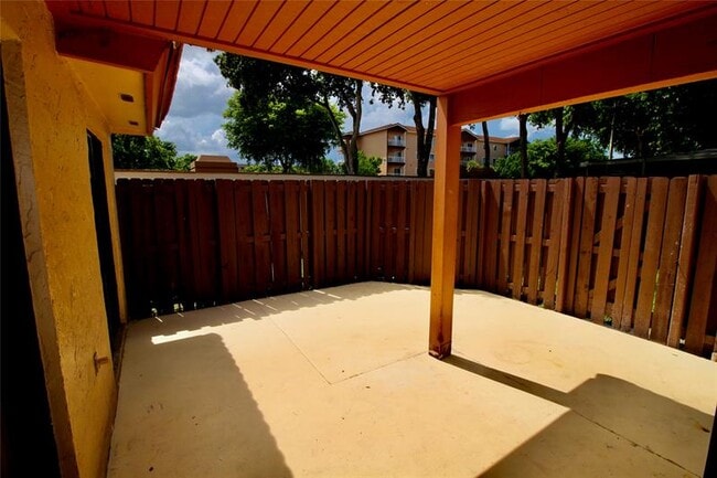 Building Photo - 17034 NW 66th Ct