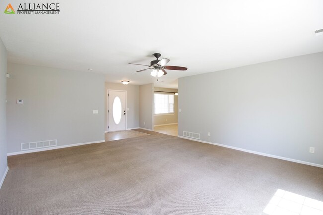 Building Photo - Beautiful 4 Bedroom - 2 Bath Home Close to Flint Hills Christian School!