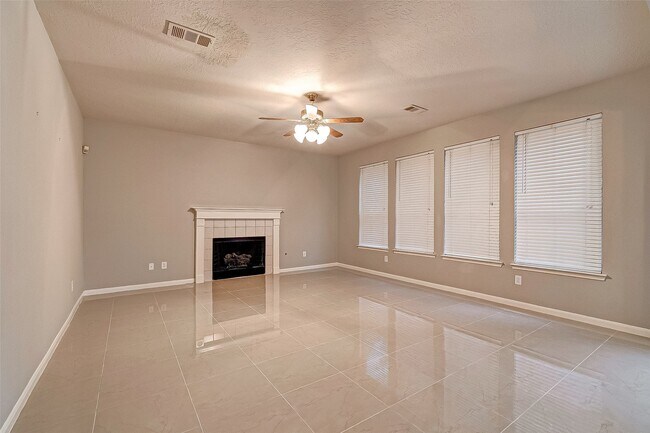 Building Photo - 2130 Autumn Fern Dr