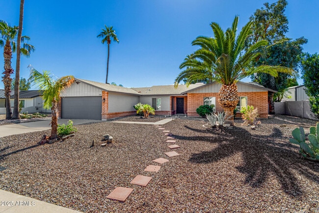 Building Photo - 9245 E Laurel Ln