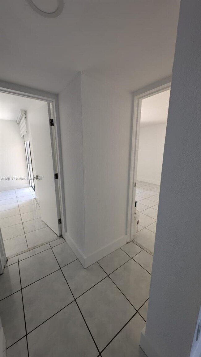 Building Photo - 10400 SW 108th Ave