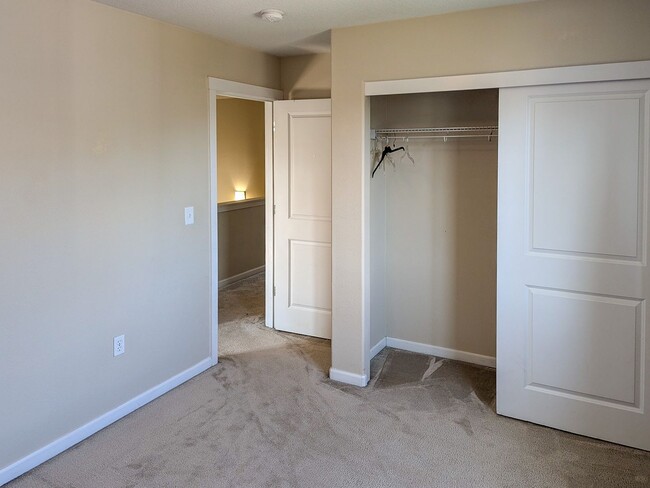 Building Photo - 1382 Glacier View St SE