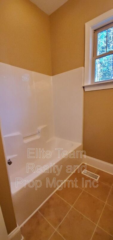 Building Photo - 550 Cottonfield Cir
