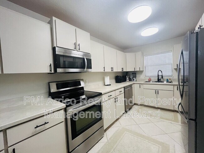 Building Photo - 3541 Harbor Cir NW