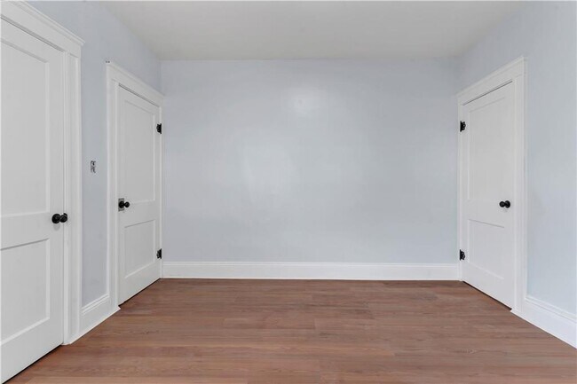 Building Photo - 135 Illinois St