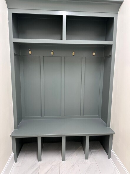 Building Photo - 226 McCowat St