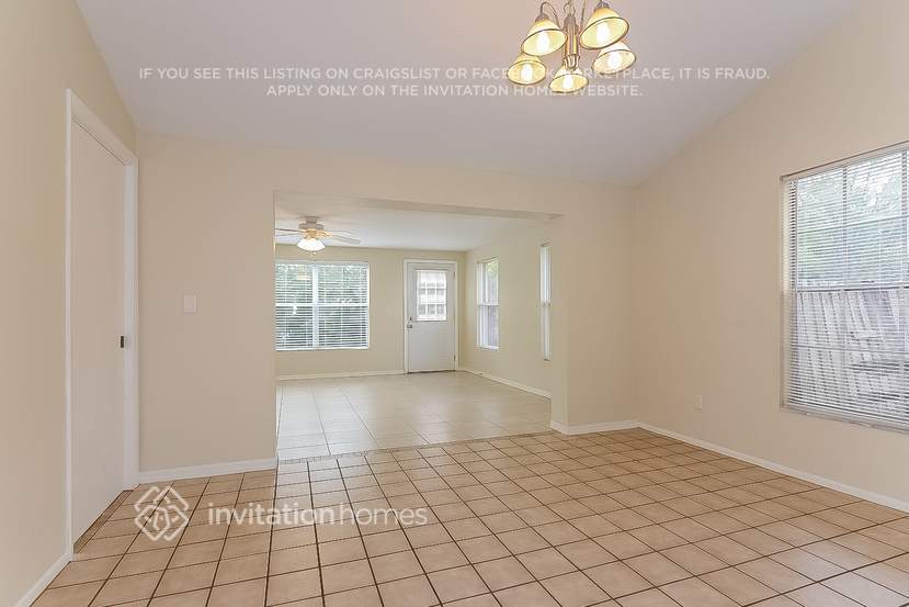 Building Photo - 714 Valley Hill Dr